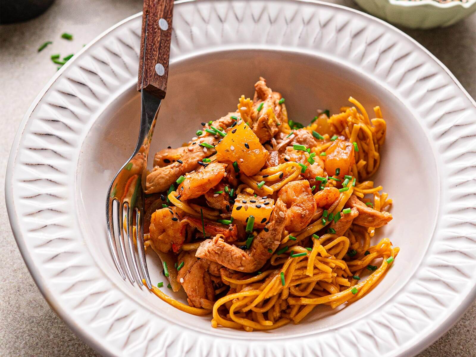 Massa Chinesa com Frango e Camarão