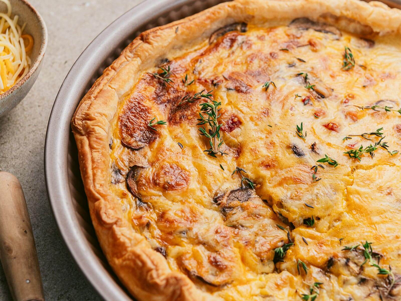 Quiche de Massa Folhada com Cogumelos