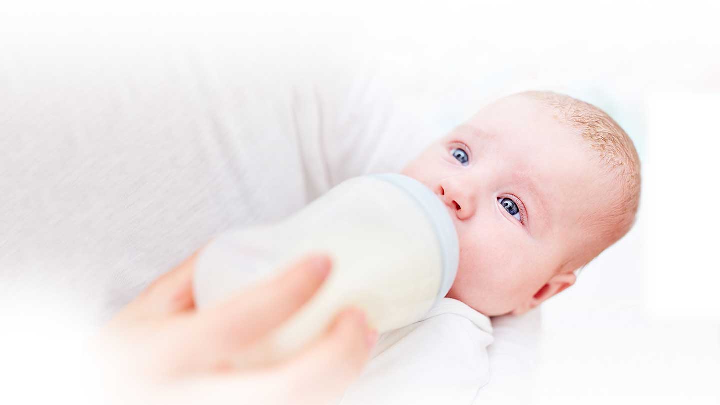 Leite em fórmula ou leite materno?