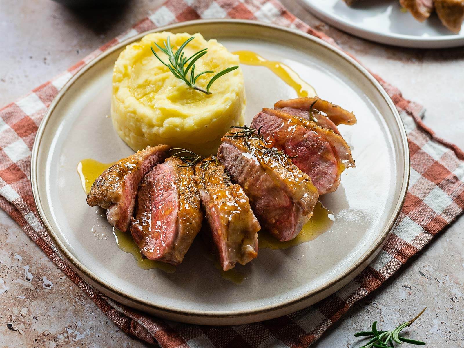 Magret de Pato com Laranja e Mel